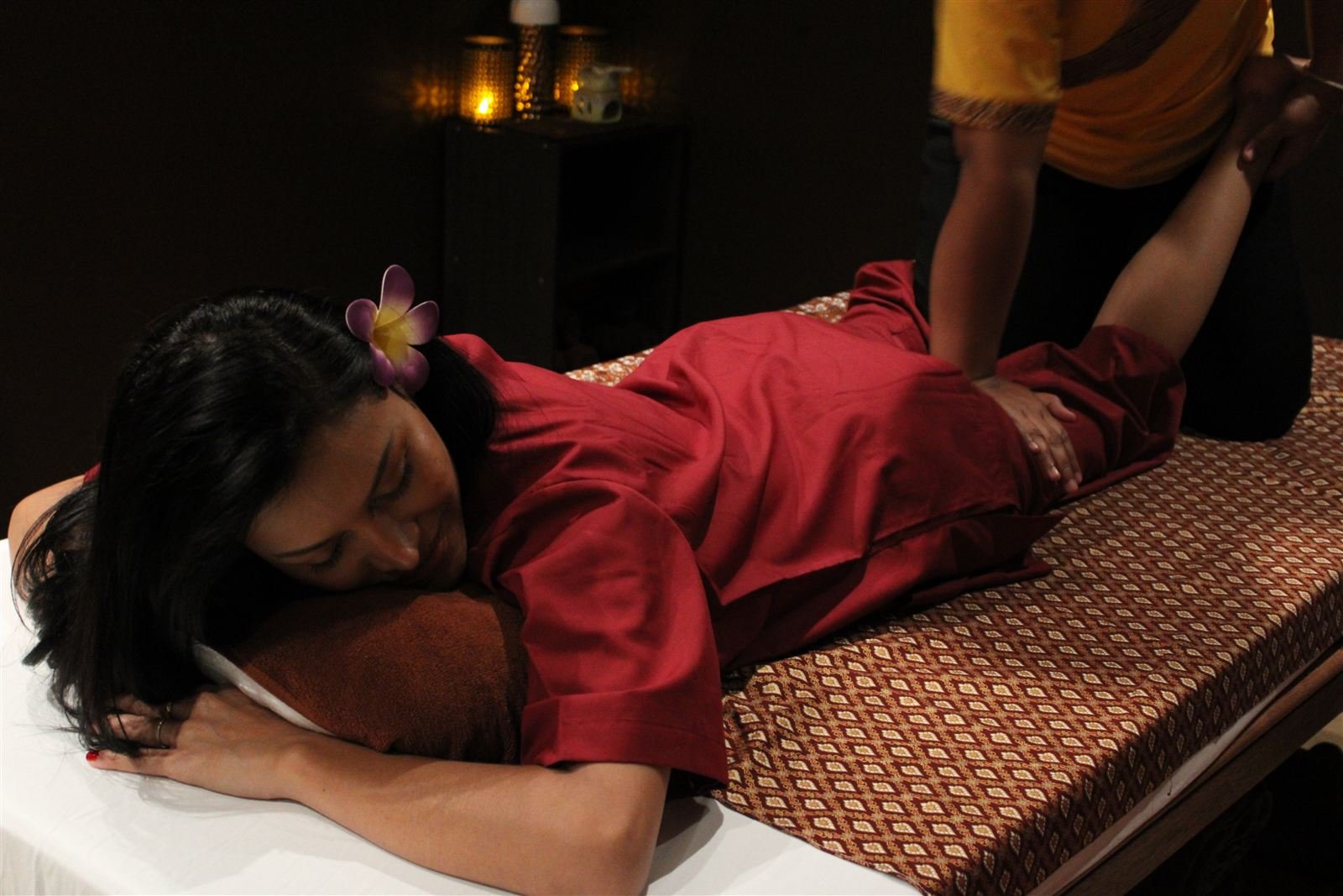 Massage thaï traditionnel dans le salon